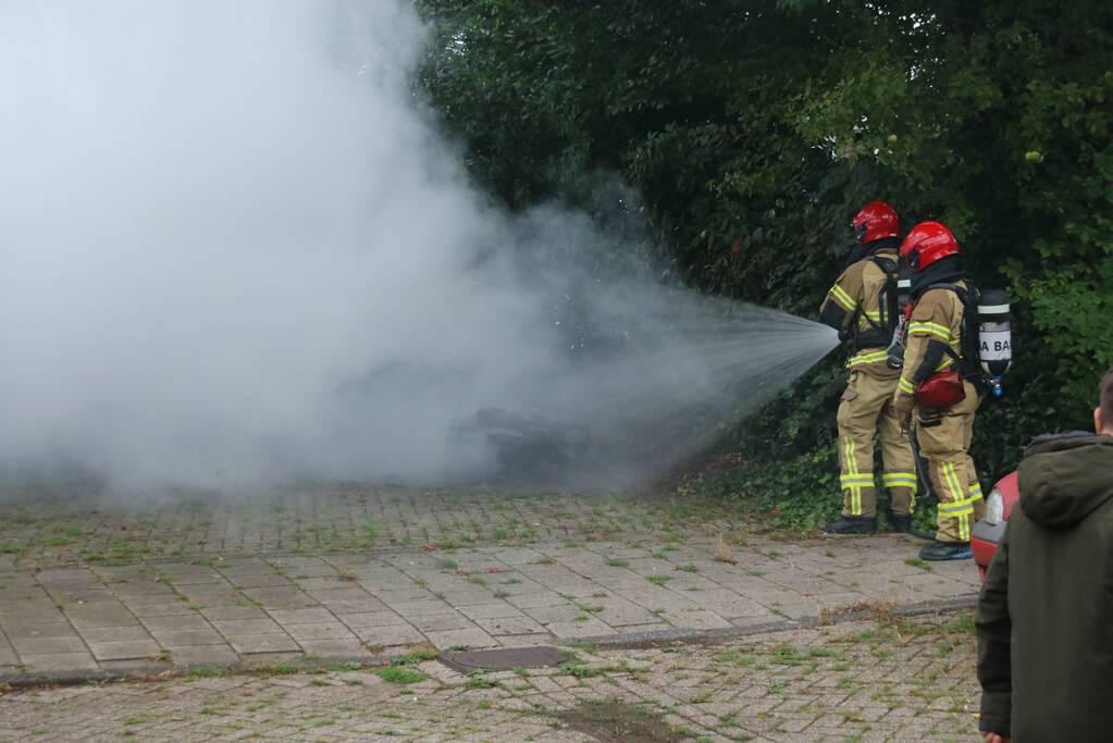 Scooter volledig uitgebrand