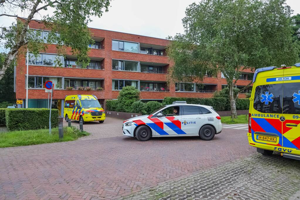 Inzet traumahelikopter woonzorgcomplex trekt veel bekijks