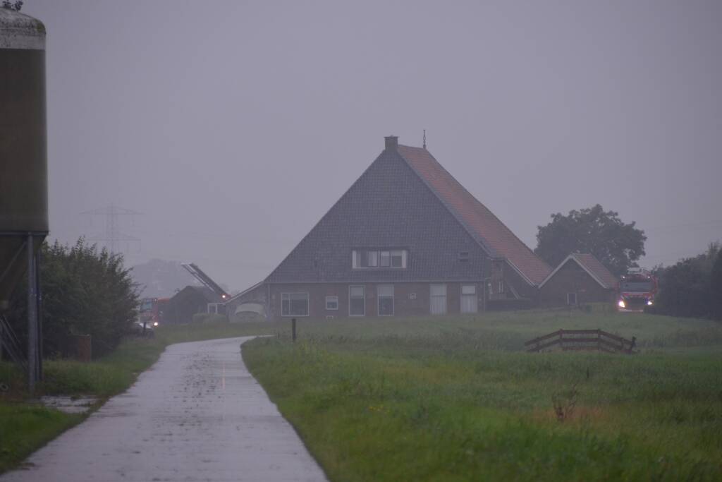 Grote brand in boerderij stal