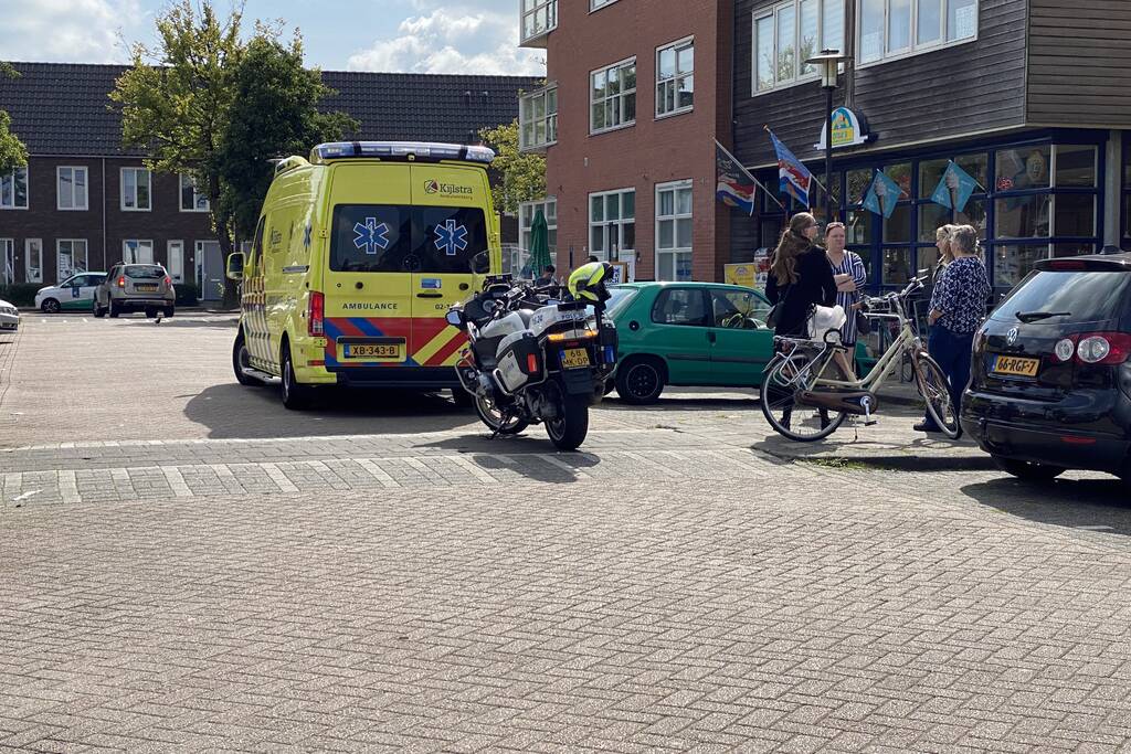 Oudere man gewond bij aanrijding met scooter