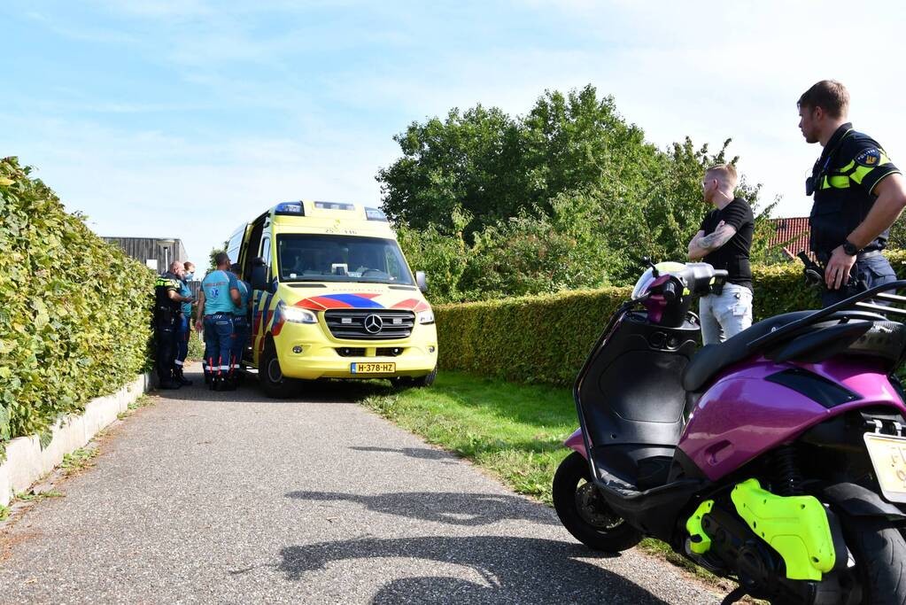 Brommerrijder crasht bij uitwijkmanoeuvre