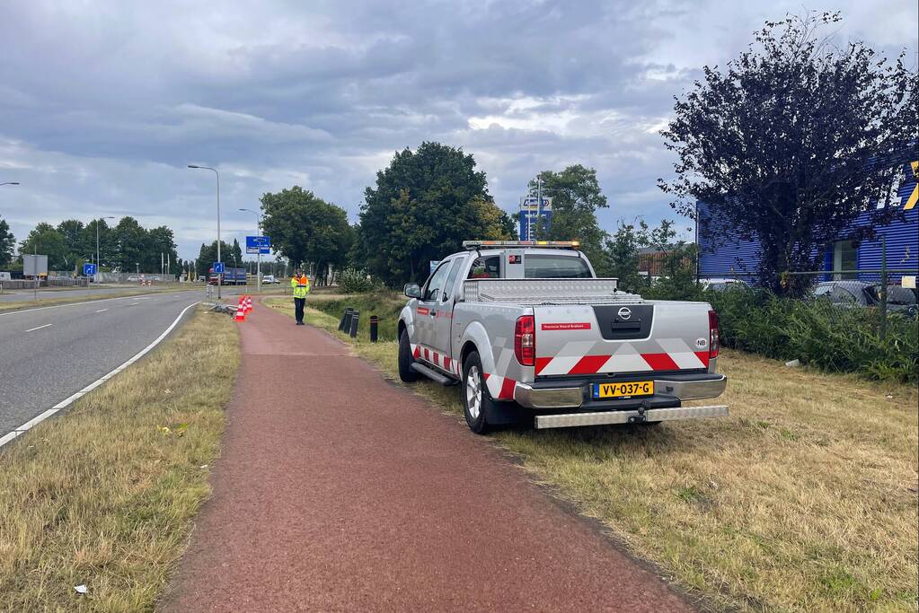 Lantaarnpaal sneuvelt bij ongeval