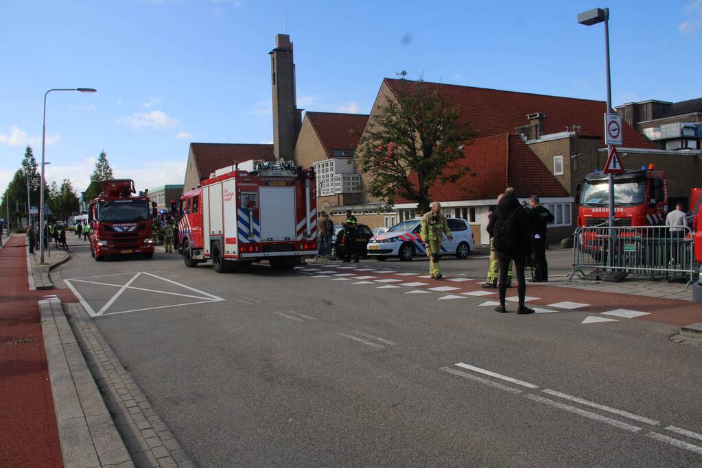 Bedrijfsverzamelgebouw ontruimd vanwege grote brand