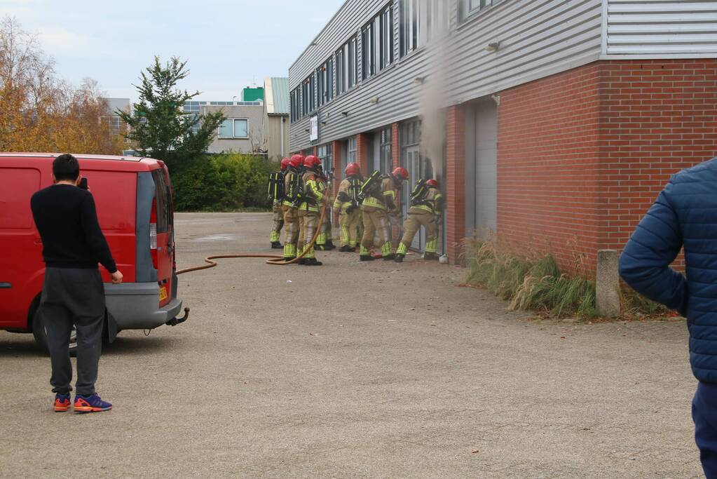 Veel schade door brand in bedrijfspand