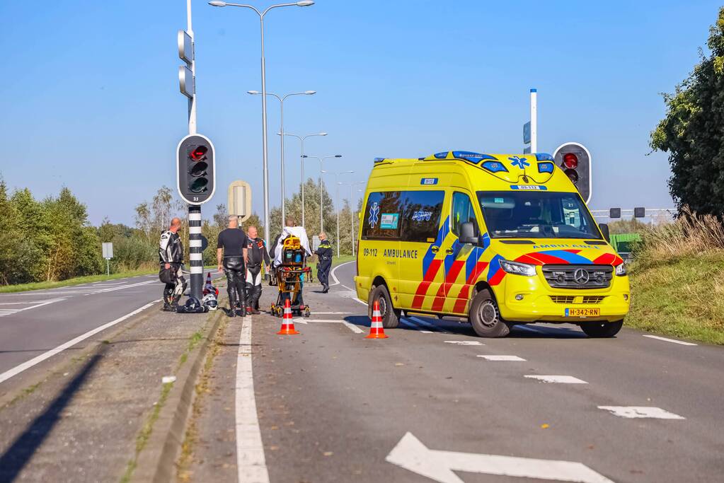 Twee motorrijders gewond bij ongeval