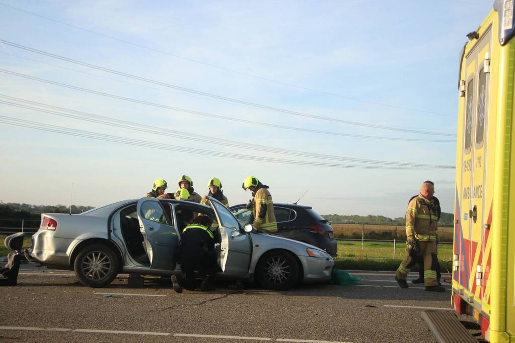 Ravage na botsing tussen meerdere voertuigen