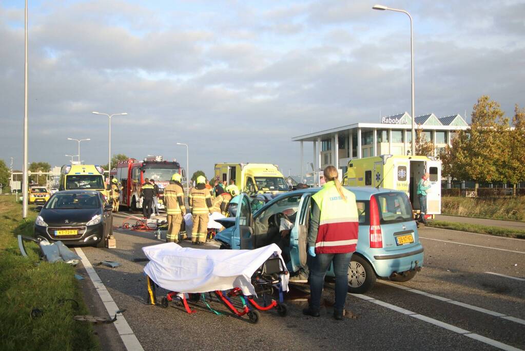 Ravage na botsing tussen meerdere voertuigen