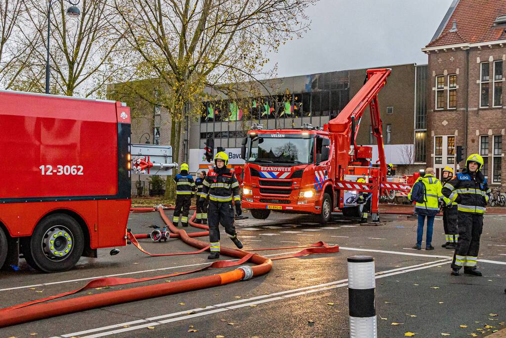 Zeer grote brand bij basisschool