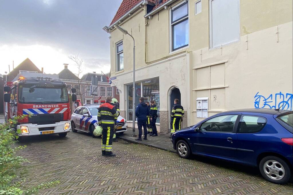 Brandweer doet onderzoek naar gevaarlijk stoffen in woning