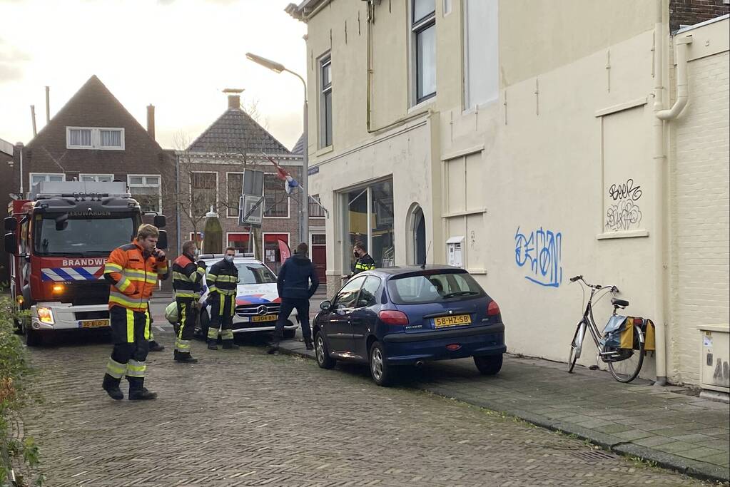 Brandweer doet onderzoek naar gevaarlijk stoffen in woning