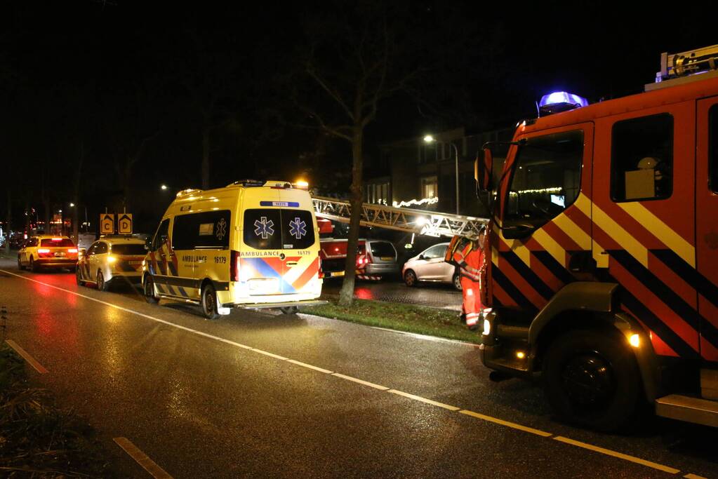 Traumateam assisteert bij incident in woning