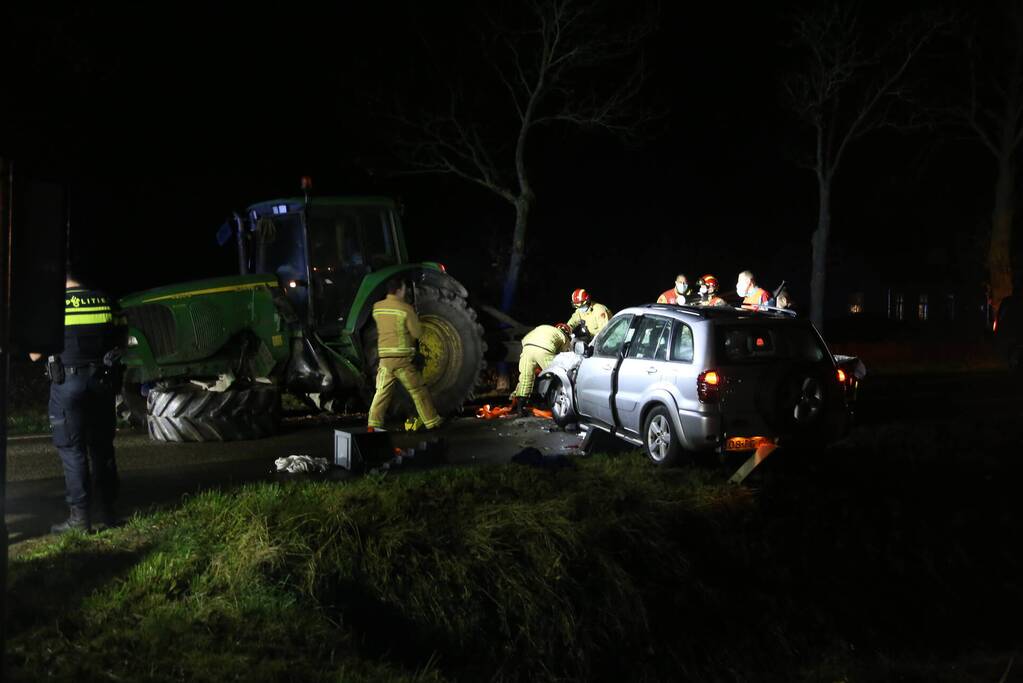 Gewonden bij aanrijding tussen tractor en auto