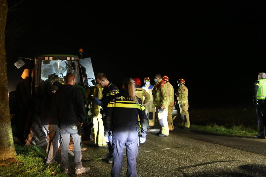 Gewonden bij aanrijding tussen tractor en auto