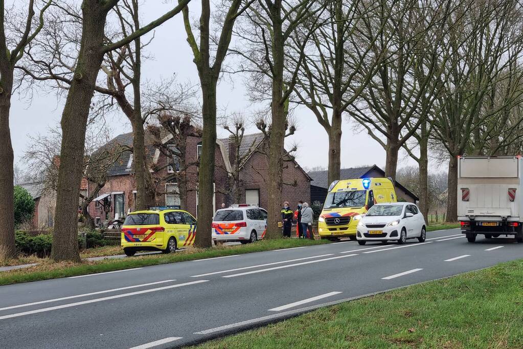 Traumateam landt voor patiënt in ambulance