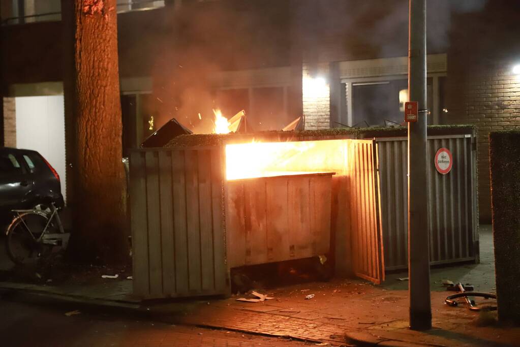 Containers verwoest door brand