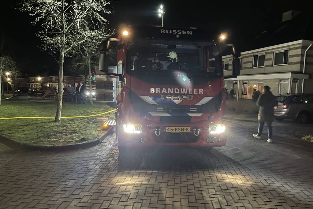 Flinke rookontwikkeling door brand in schuur