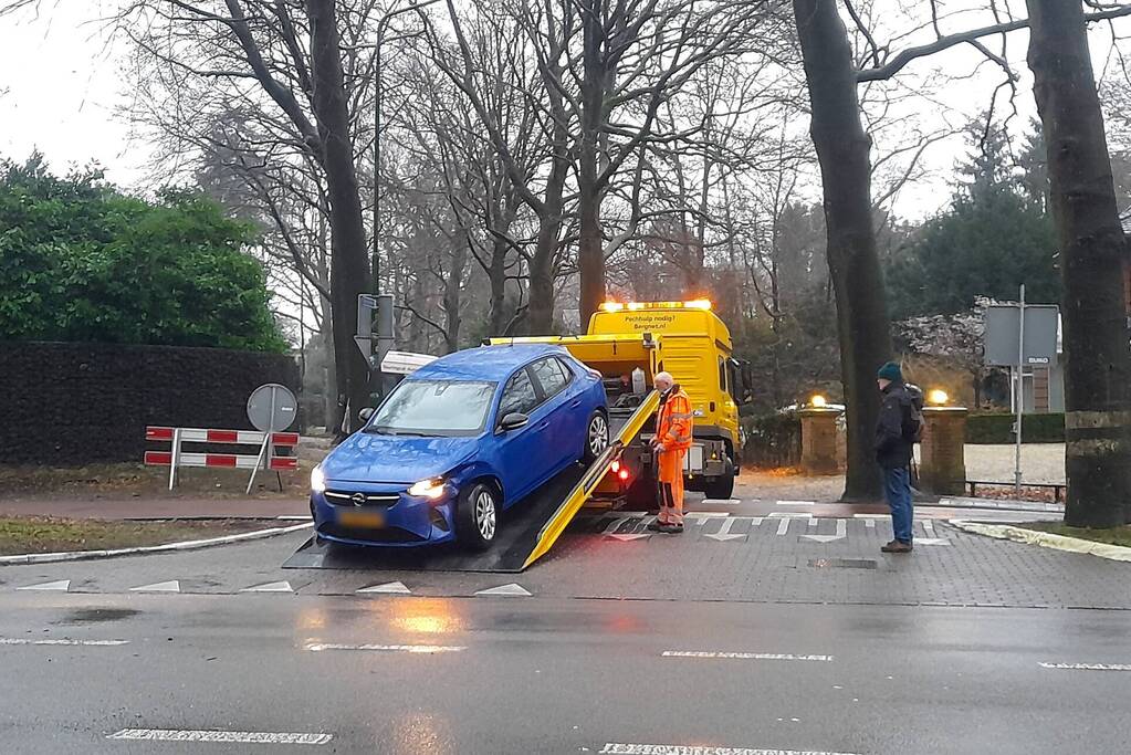 Twee auto's compleet in elkaar na ongeluk