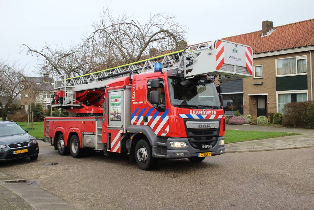 Brandweer stelt rolluik veilig