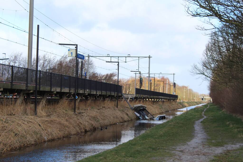 Treinperron deels ingestort