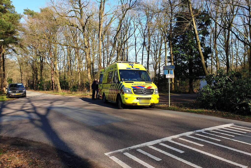 Wielrenner gewond bij botsing met auto