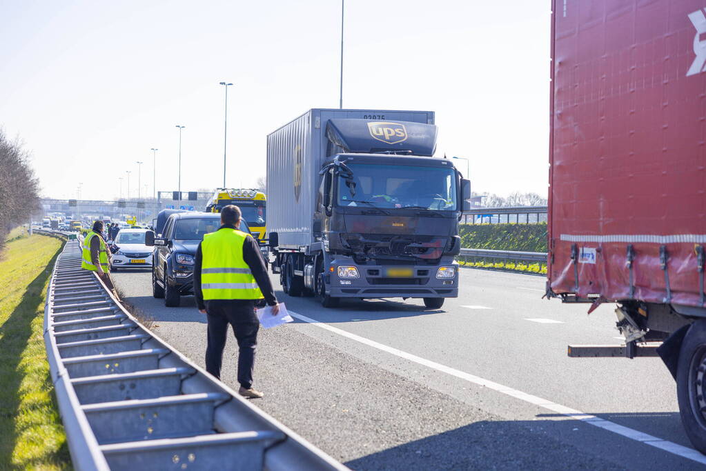 Enorme file door ongeval bij knooppunt Hoevelaken