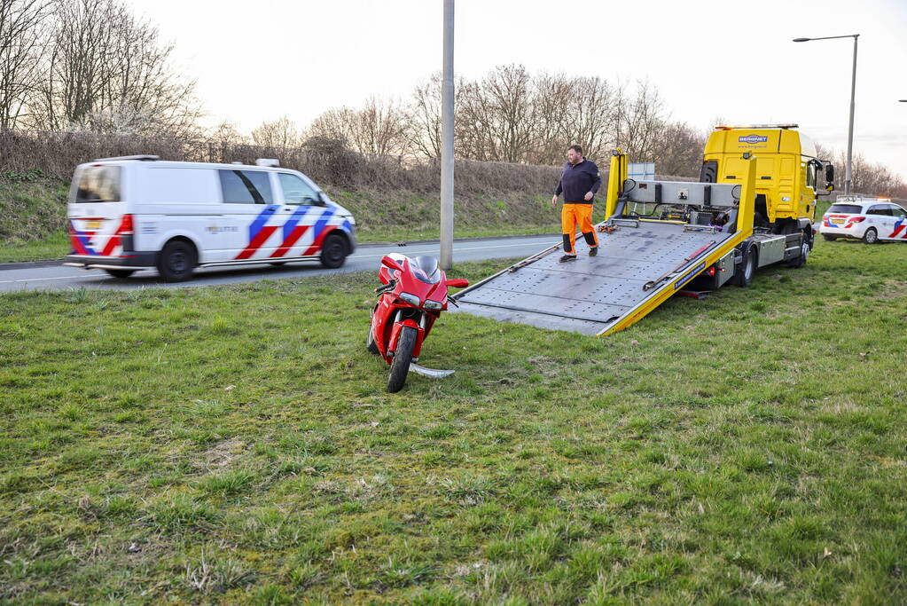 Motorrijder ernstig gewond na valpartij