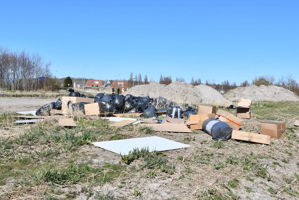 Grote hoeveelheid afval gedumpt