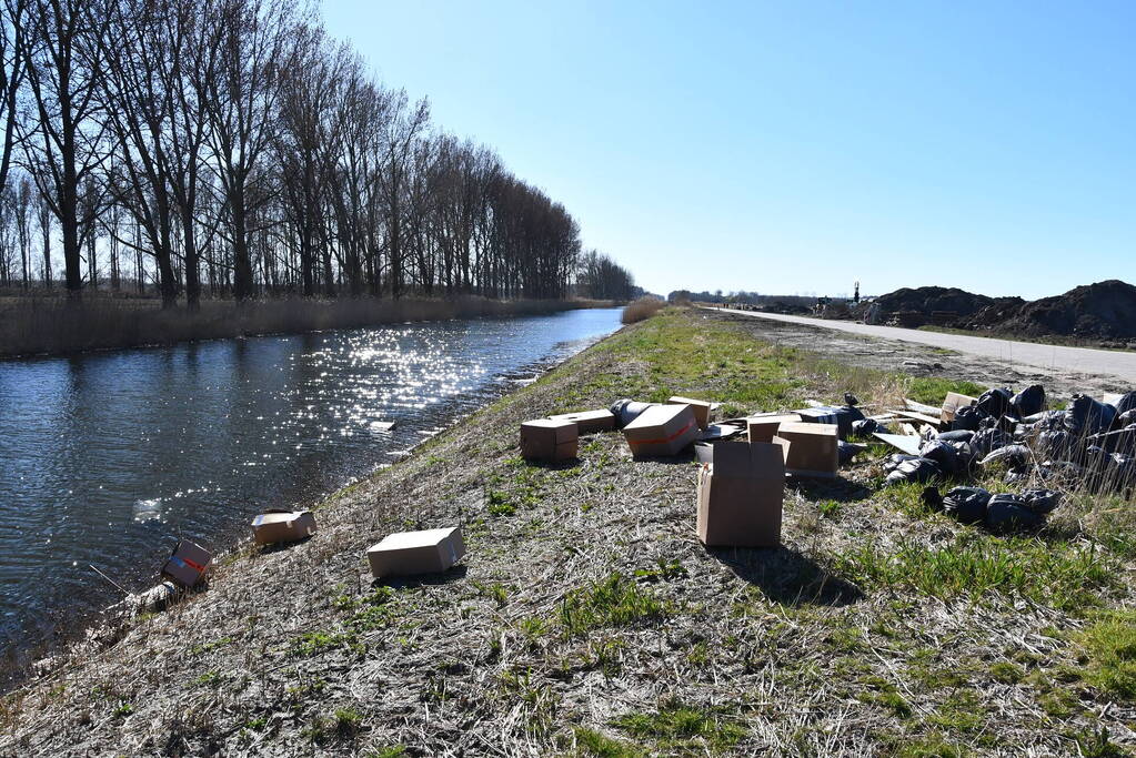 Grote hoeveelheid afval gedumpt