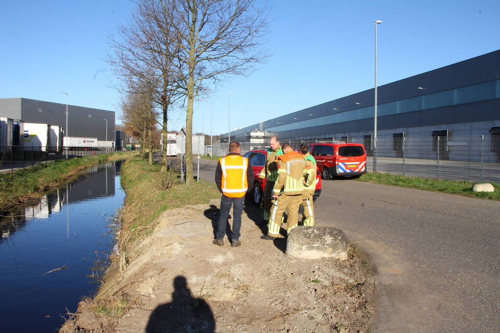 Onderzoek naar gevaarlijke stoffen in sloot