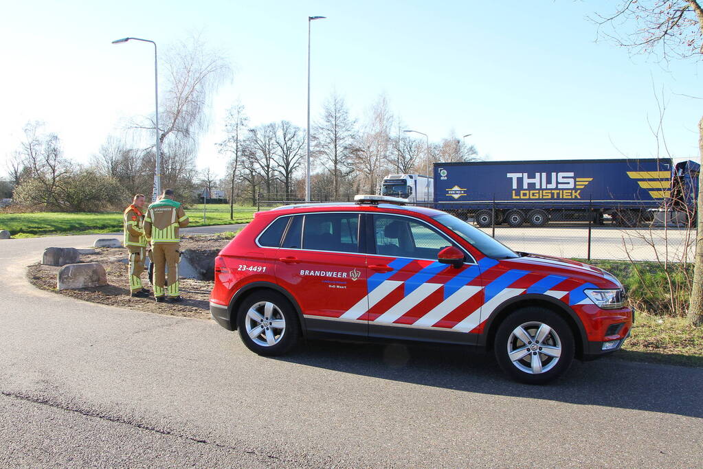 Onderzoek naar gevaarlijke stoffen in sloot