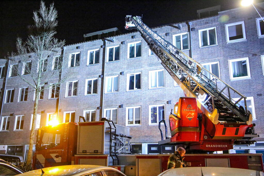 Meerdere woningen ontruimd bij grote brand