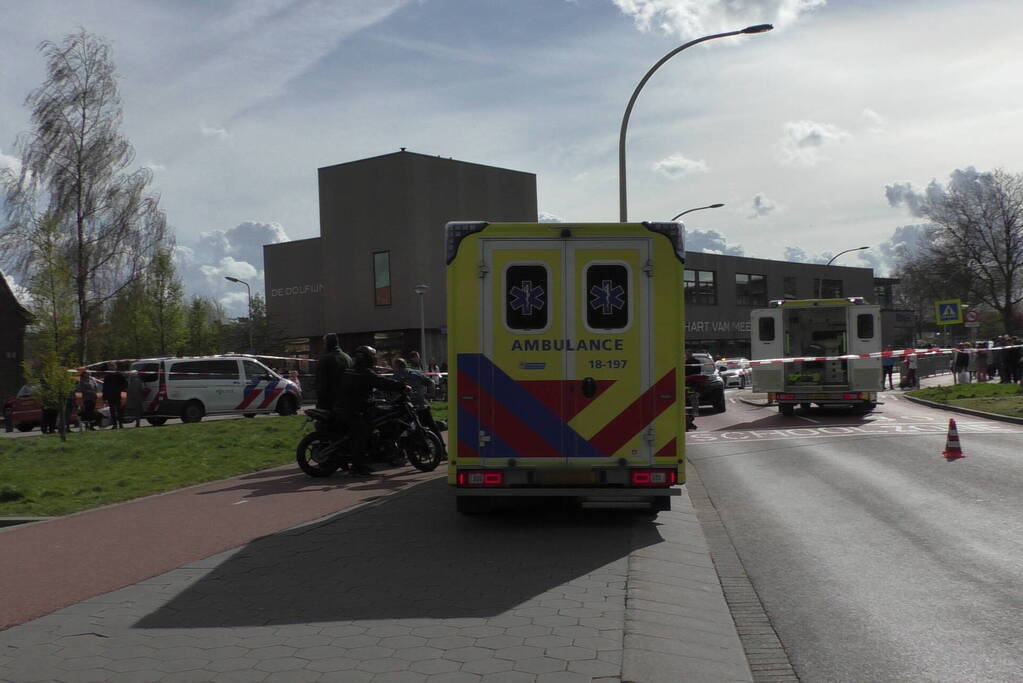 Scooterrijder raakt zwaargewond bij botsing tegen paal