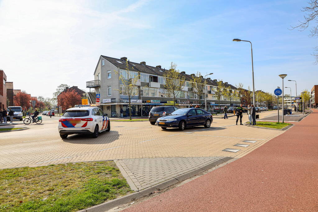 Flinke schade bij aanrijding op kruising voor Winkelcentrum Neptunusplein