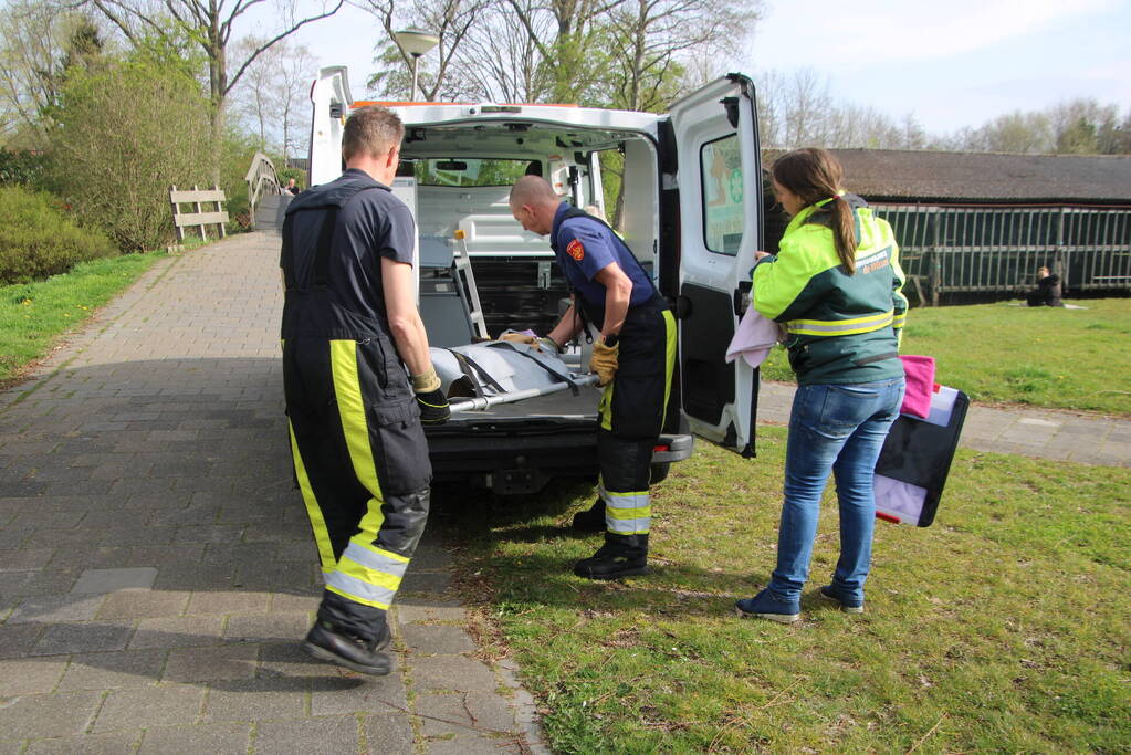 Ree door brandweer gered uit schiphuis