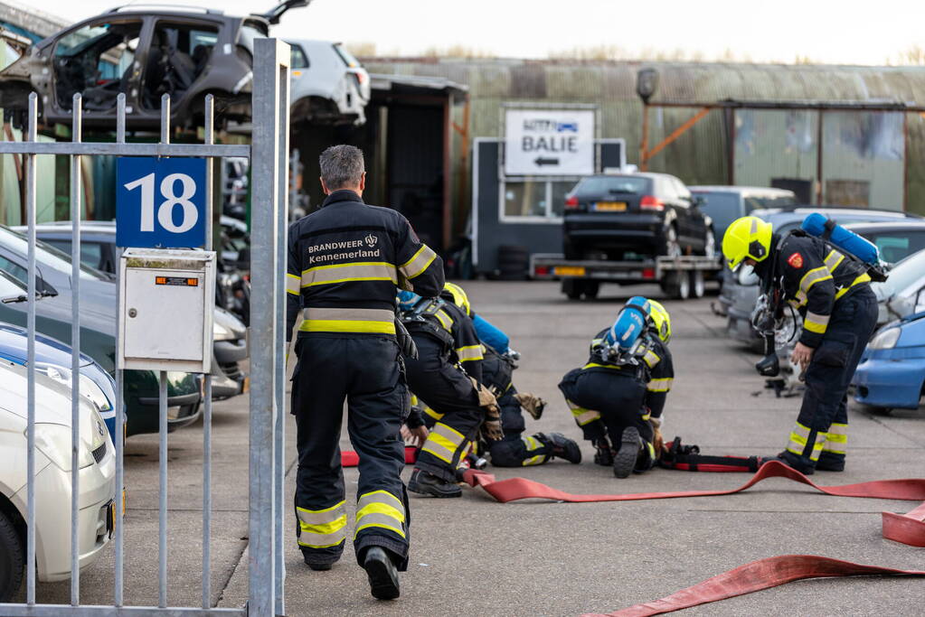 Grote brand in autosloperij