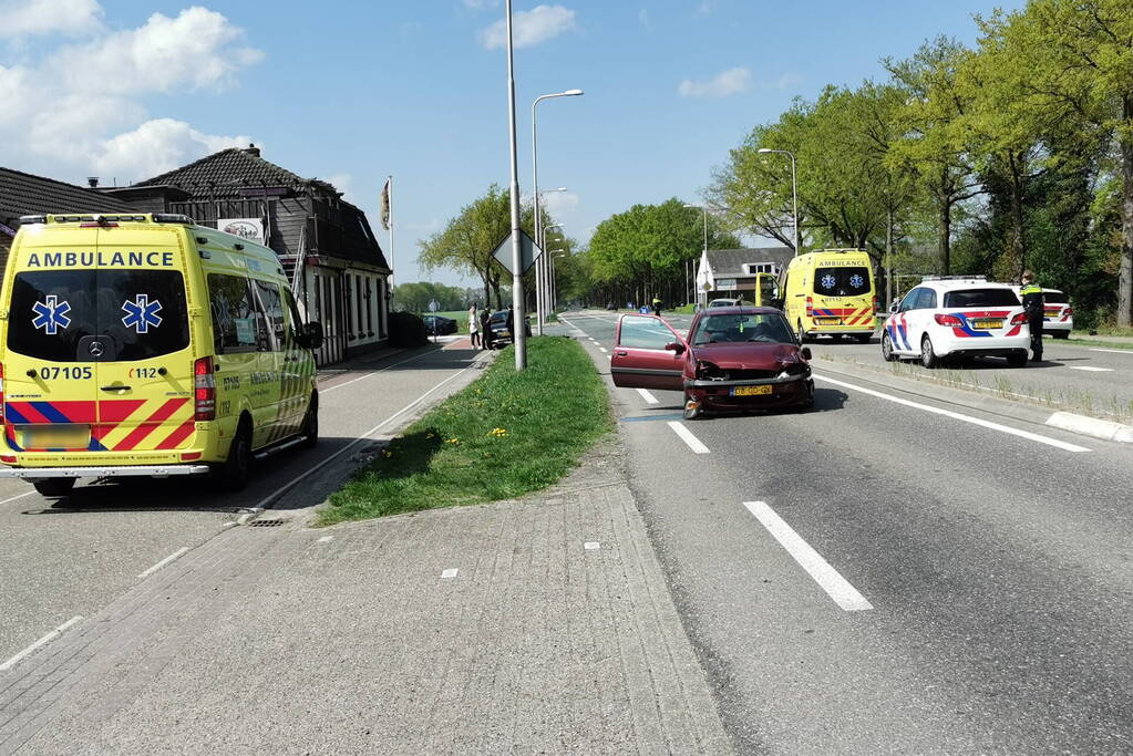 Flinke schade na botsing tussen meerdere voertuigen