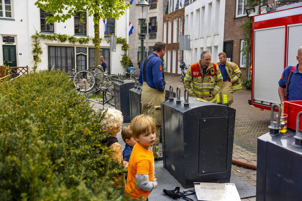 Brand in ondergrondse restafval container