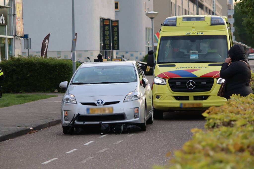 Fietser gewond bij aanrijding met auto