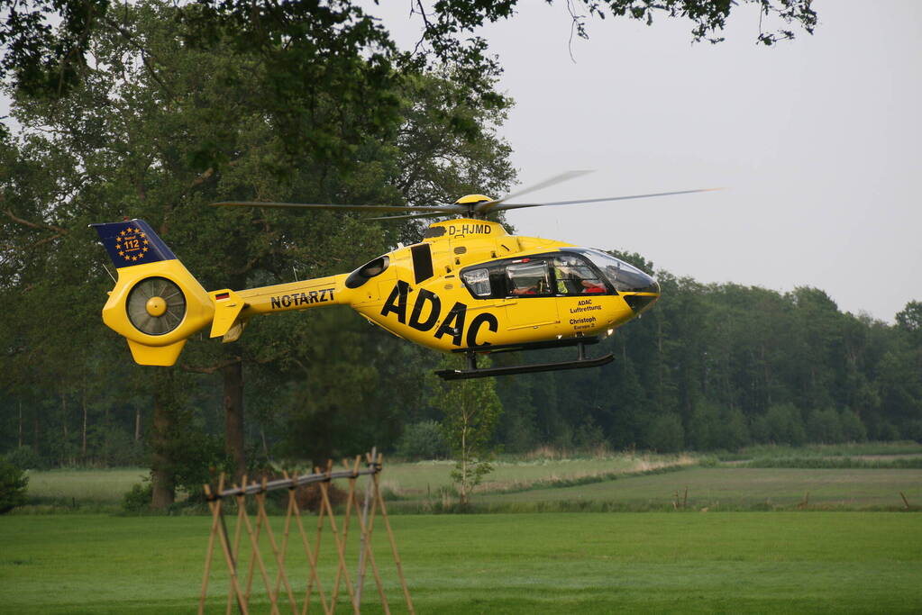 Kind valt van trap traumahelikopter opgeroepen