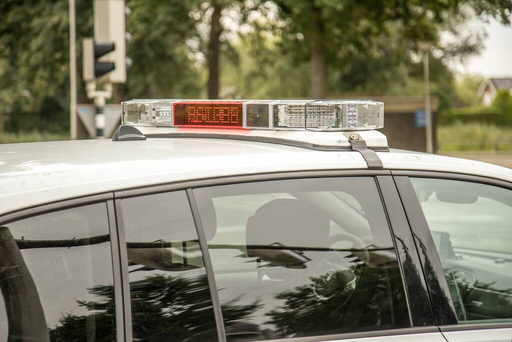 Auto over de kop geslagen op snelweg