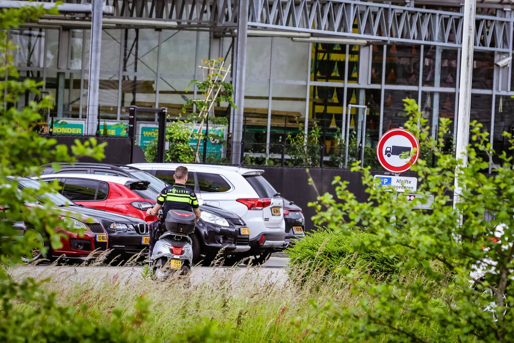 Jongedame op brommer aangereden op fietspad