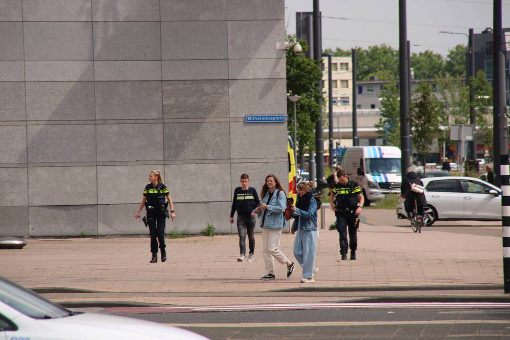 Traumahelikopter landt bij Erasmusbrug