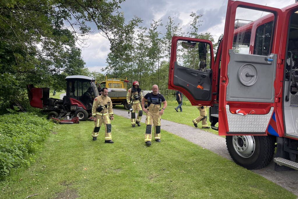 Grasmaaier vat vlam tijdens werkzaamheden