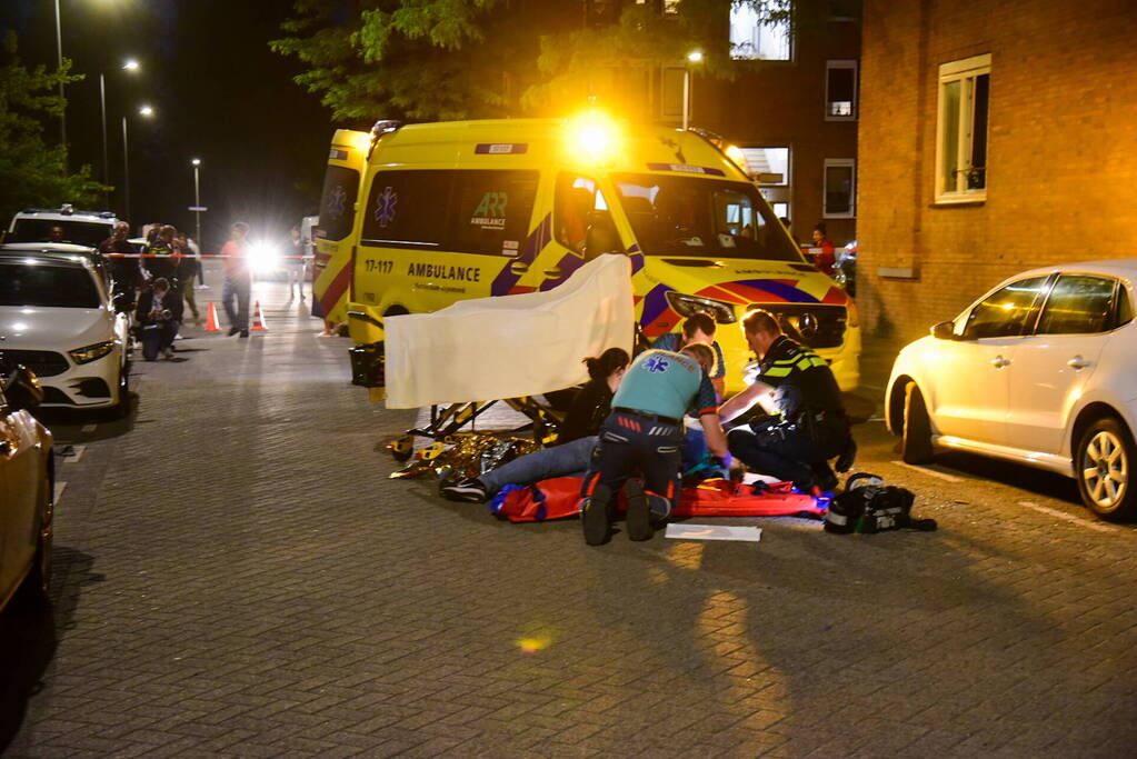 Man gewond bij aanrijding Auto rijdt door