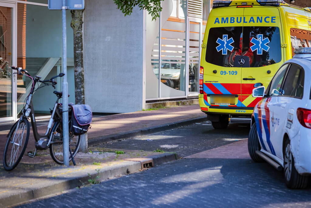 Fietsster gewond bij aanrijding met auto