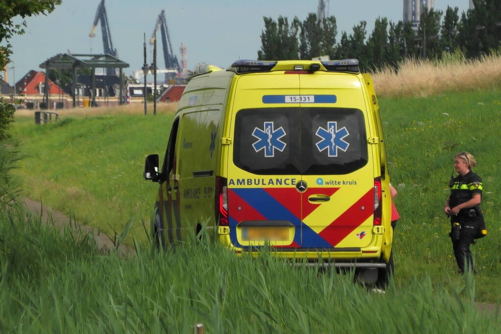 Man gewond na val van dijk