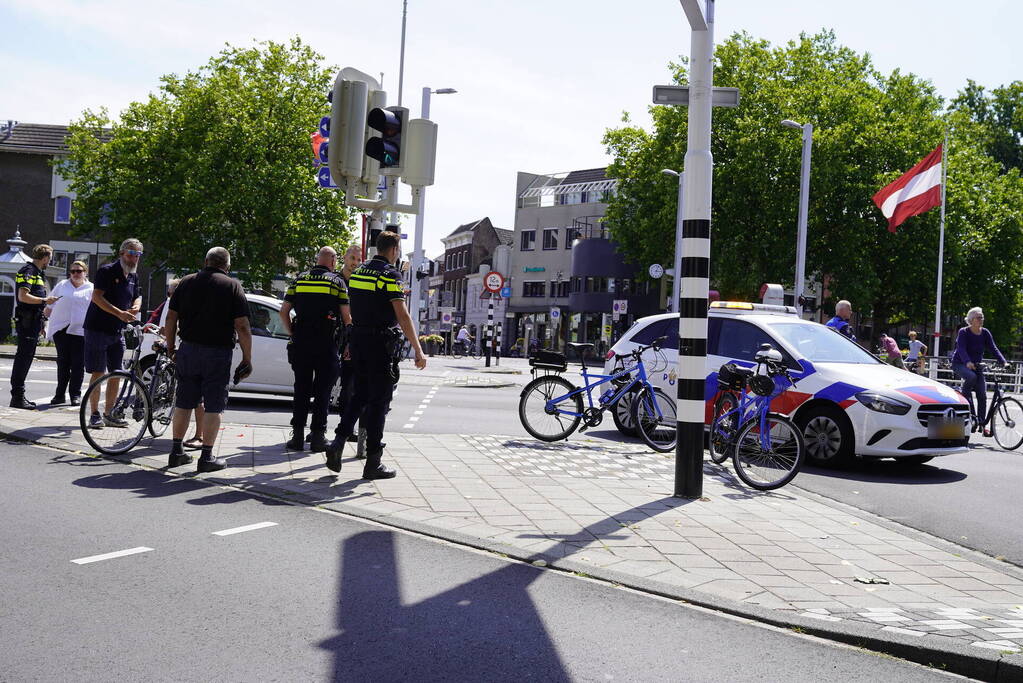 Fietser gewond bij aanrijding op kruising