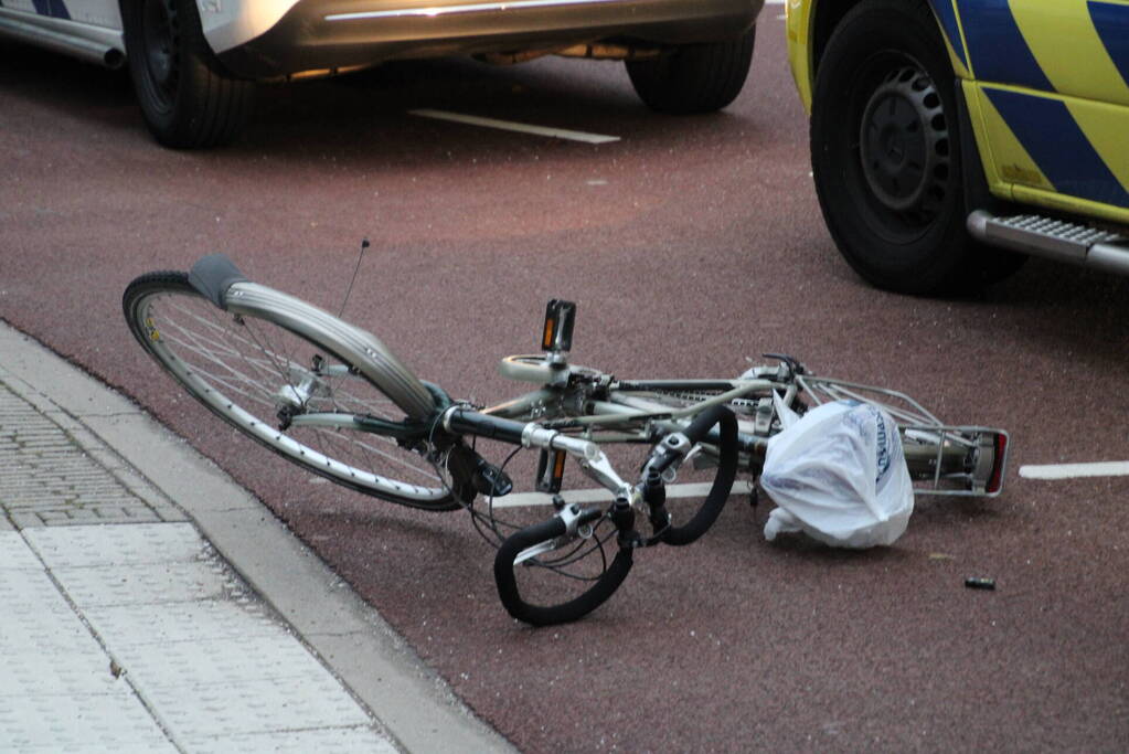 Fietser gewond bij aanrijding met auto