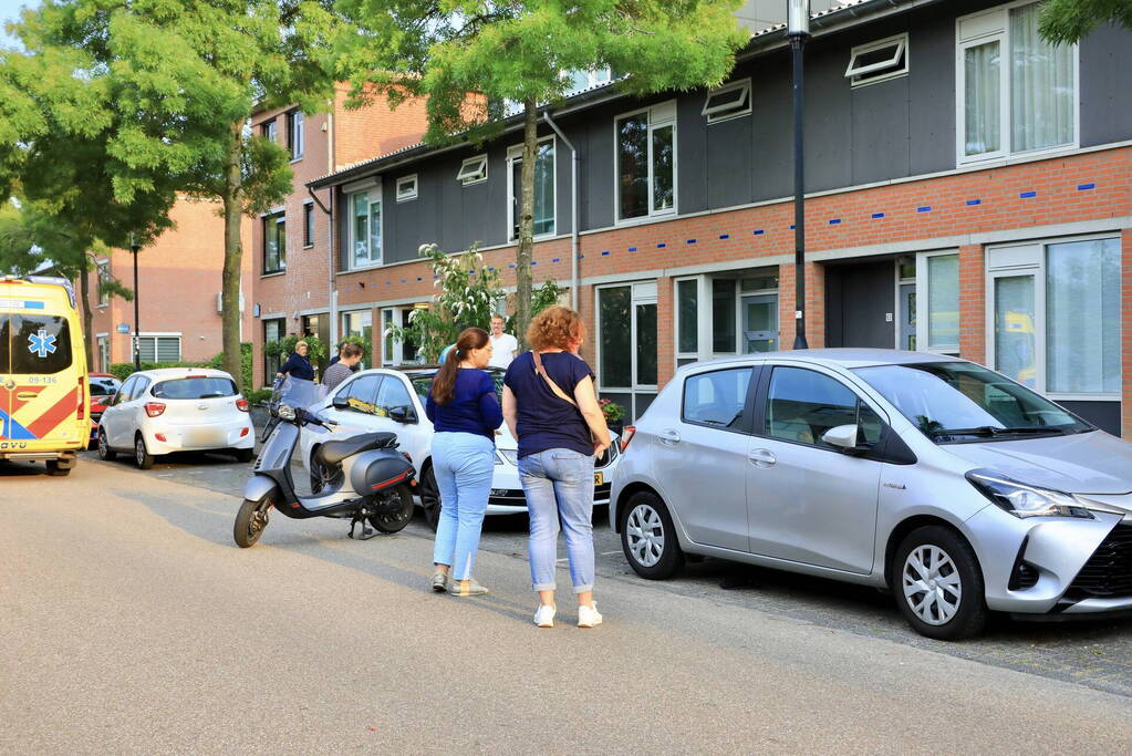 Scooterrijder gaat onderuit en raakt gewond