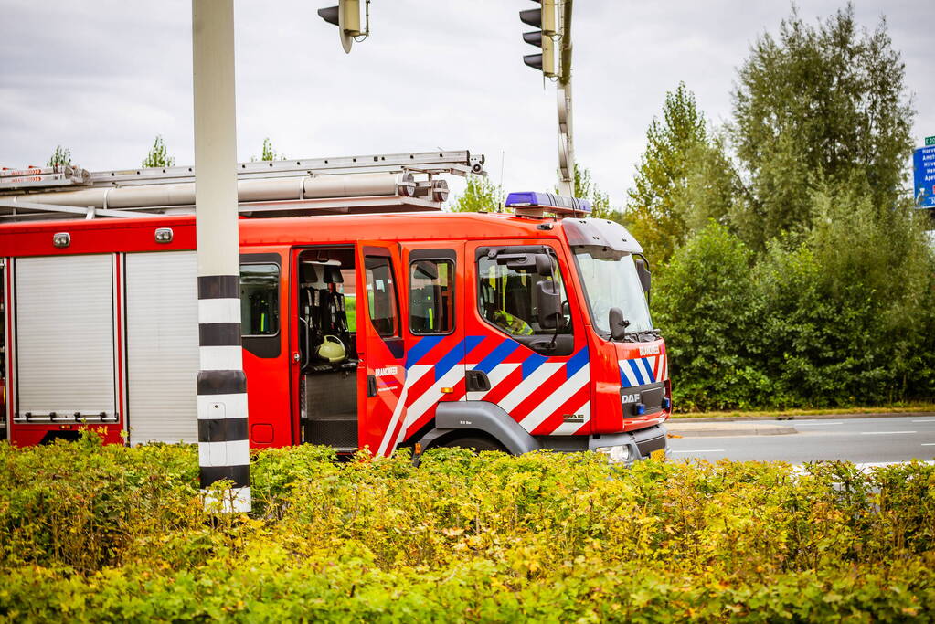 Vrachtwagen in brand op snelweg